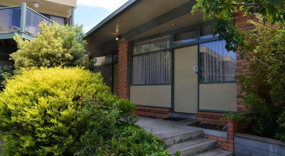 Comfort Inn & Suites Lakes Entrance Exterior photo