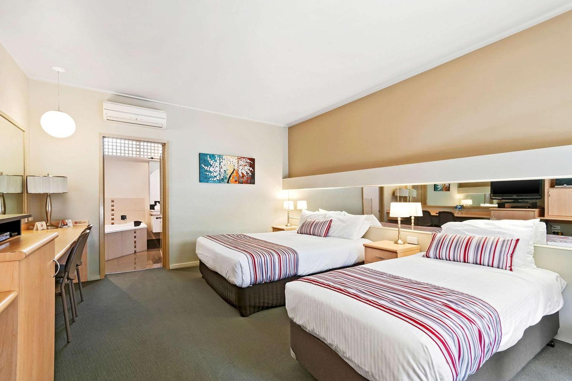 Comfort Inn & Suites Lakes Entrance Exterior photo